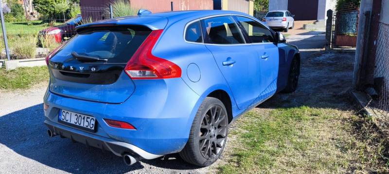 ox_volvo-v40-r-design