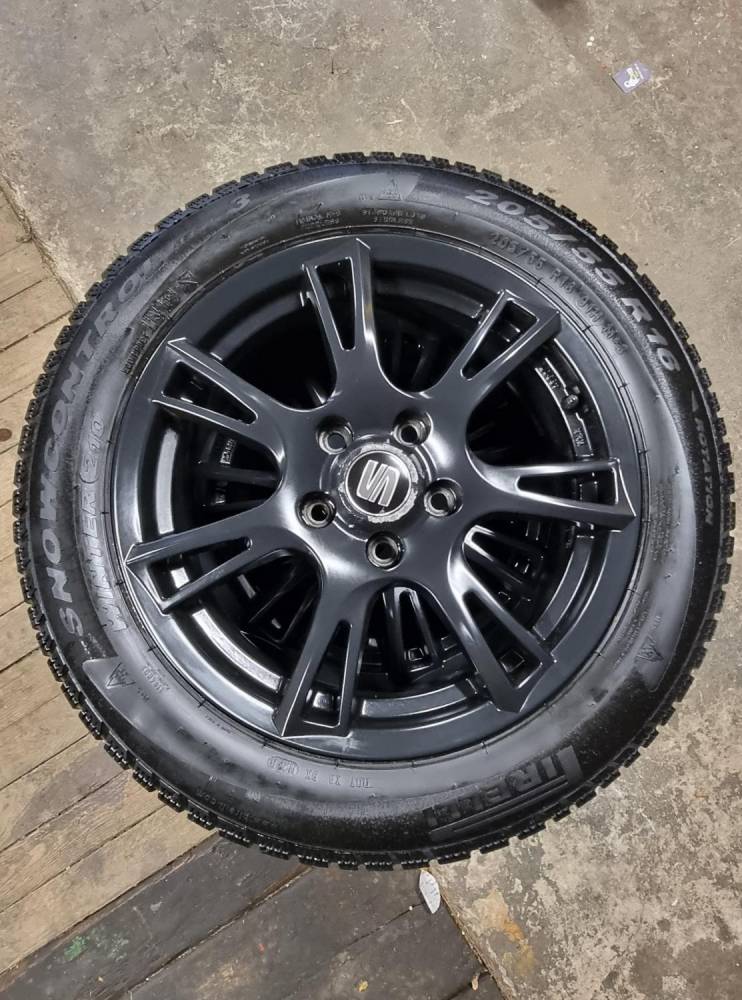 ox_sprzedam-oryginalne-felgi-seat-16cali-5x112-z-oponami-zimowymi-pirelli