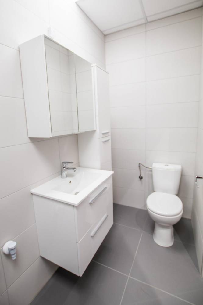 ox_do-wynajecia-bezczynszowa-kawalerka-48m2-w-centrum-cieszyna