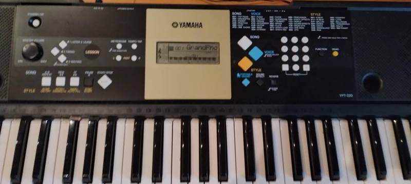 ox_sprzedam-keyboard-yamaha