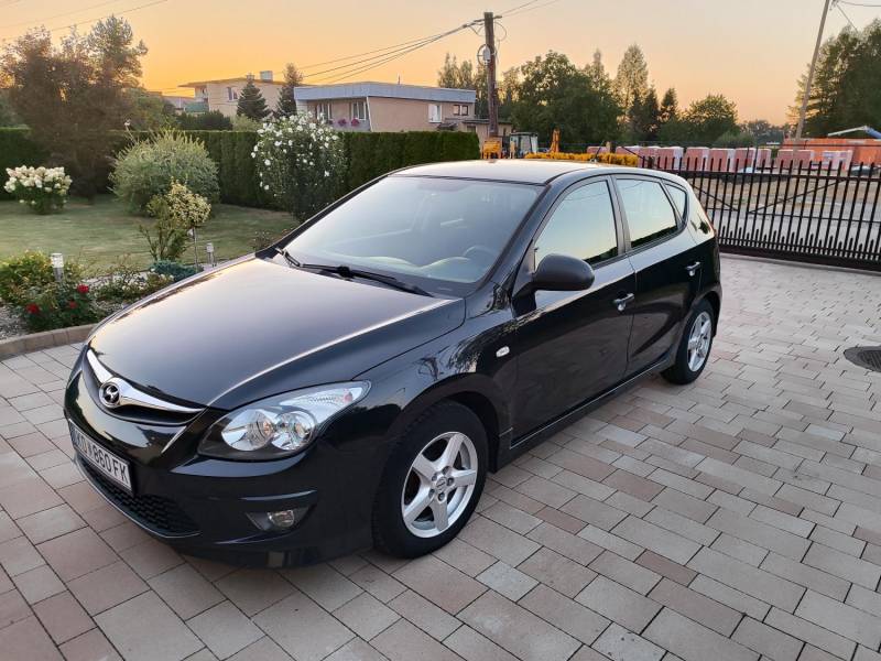 ox_hyundai-i30-14-benzyna-bezwypadkowy-2010rprzebieg-148tys-km
