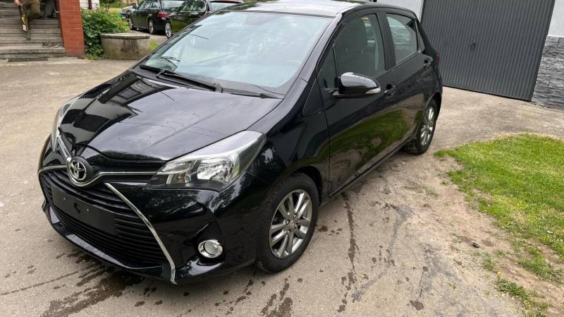 ox_toyota-yaris-iii-2015-10-132tkm-stan-bdb