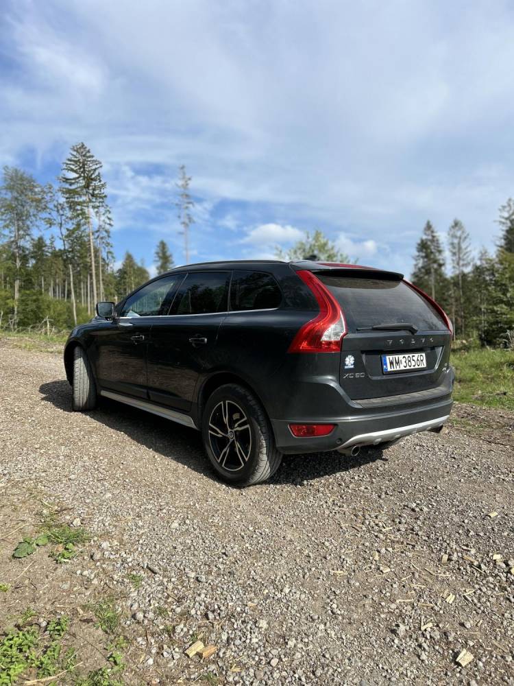 ox_volvo-xc60-24-d5-awd-uszkodzony