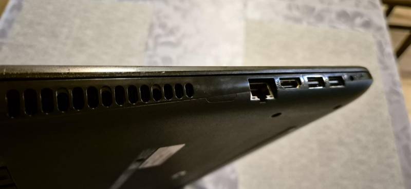 ox_uzywany-laptop-hp-15-ba009dx