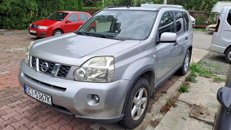 ox_nissan-x-trail-z-uszkodzonym-silnikiem