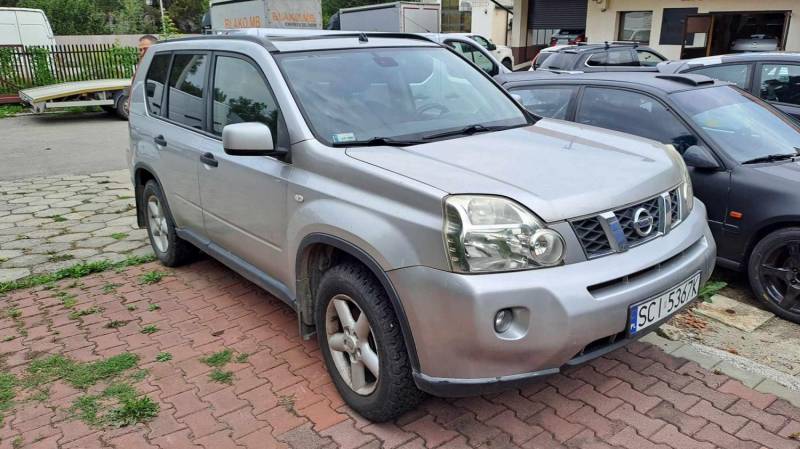ox_nissan-x-trail-z-uszkodzonym-silnikiem