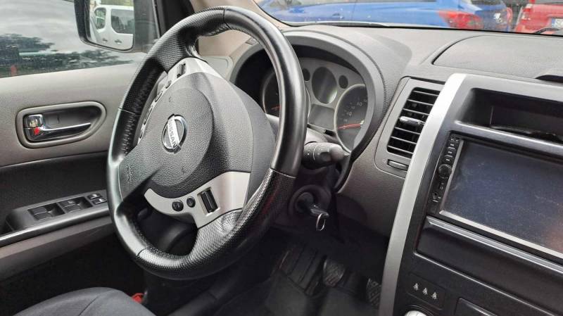ox_nissan-x-trail-z-uszkodzonym-silnikiem