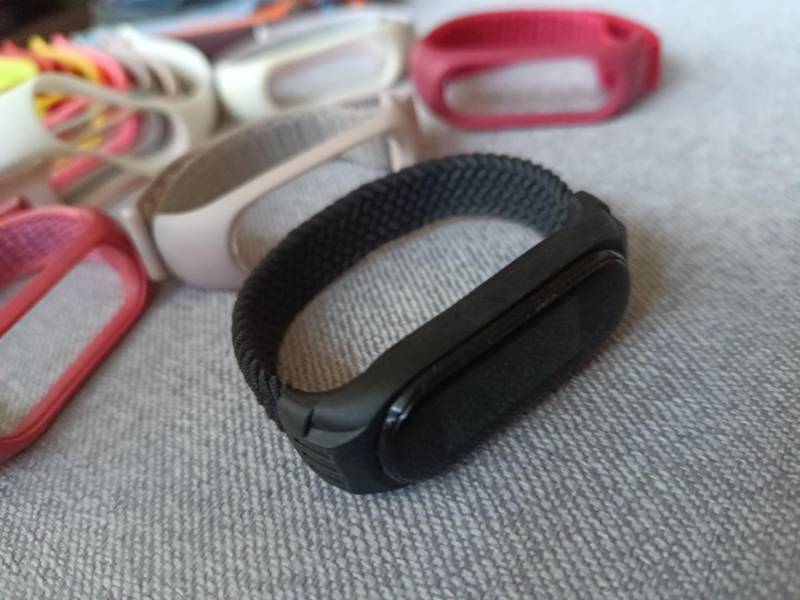 ox_sprzedam-mi-band-5