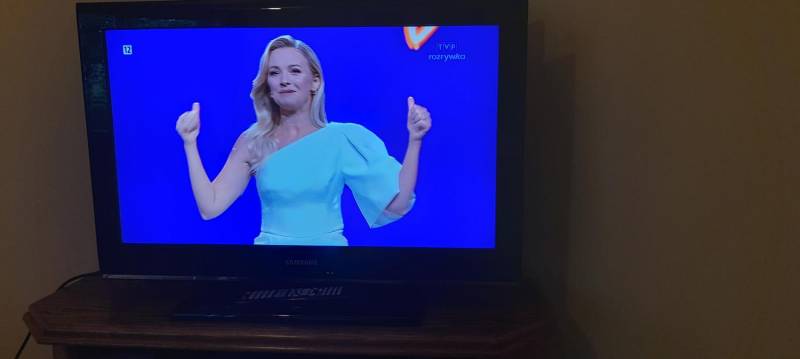 ox_telewizor-32-cale-samsung