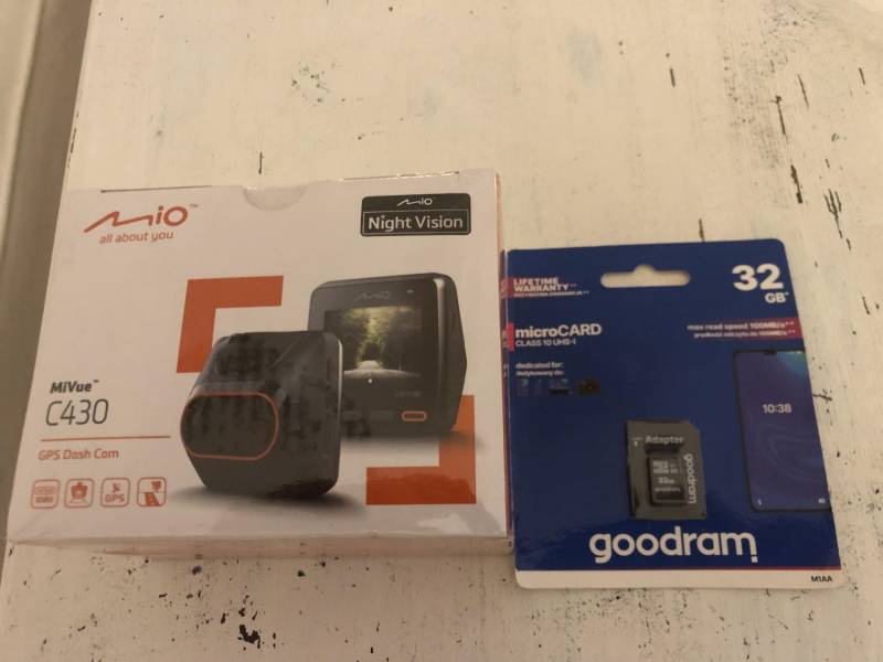ox_sprzedam-nowy-wideorejestrator-firmy-mio-c430-plus-karta-pamieci