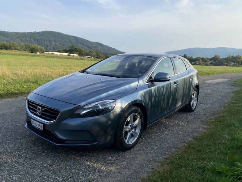 ox_volvo-v40-t3-momentum