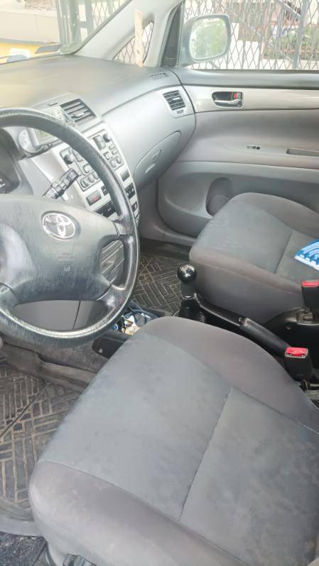 ox_sprzedam-samochod-toyota-avensis-verso