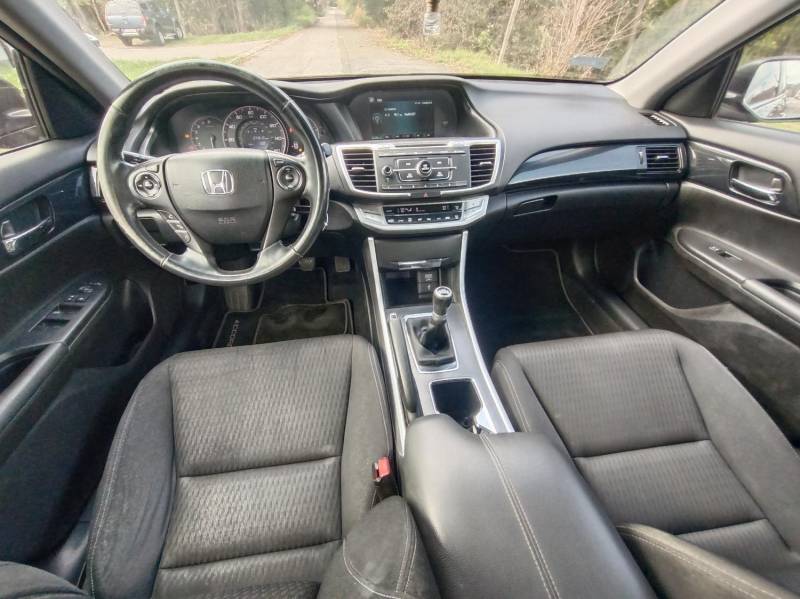 ox_honda-accord-ix-24-200km-klimatronic-alufelgi-19-kamera-led-2013r