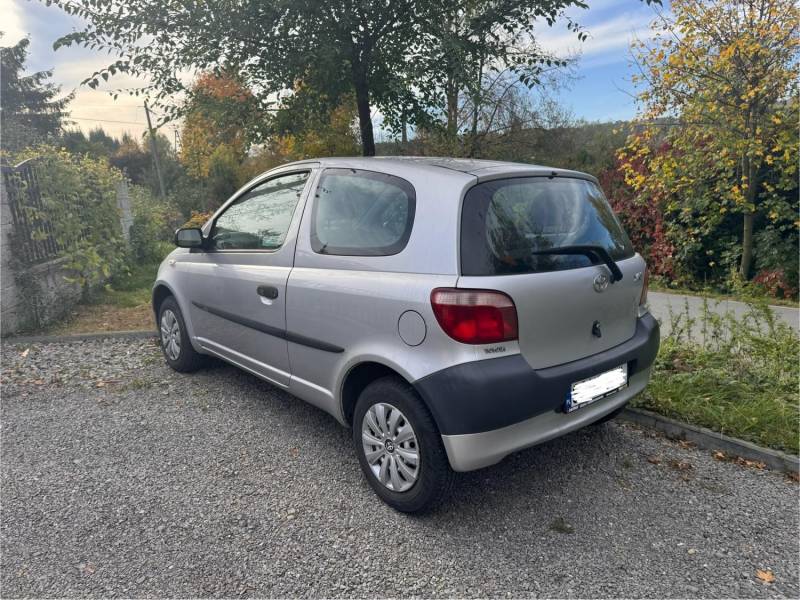 ox_sprzedam-toyote-yaris-base-10-2002-r-przebieg-56-172-km