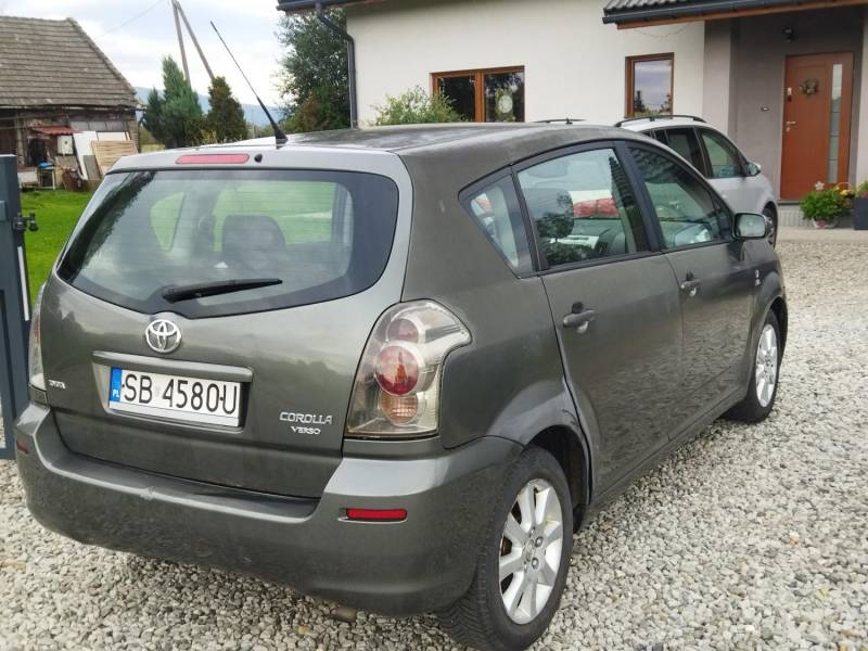 ox_toyota-corolla-verso