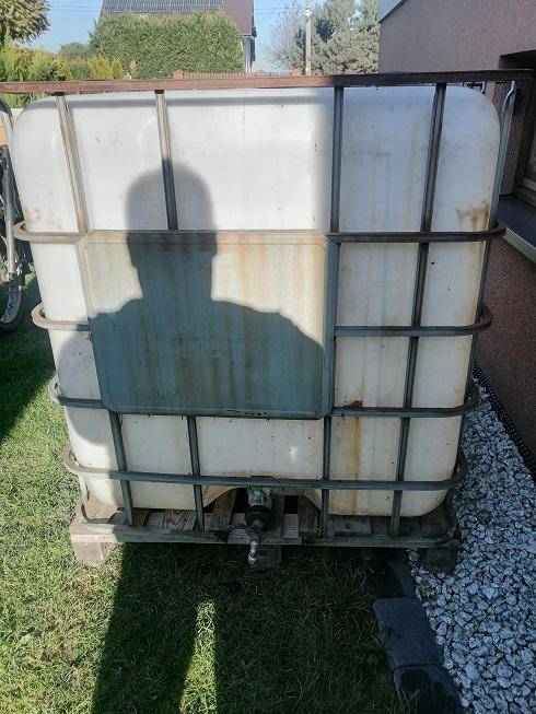ox_mauser-1000l-baniak-na-wode-w-koszu-z-paleta