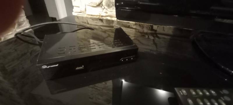 ox_sprzedam-tv-sharp-aquos-z-dekoderem