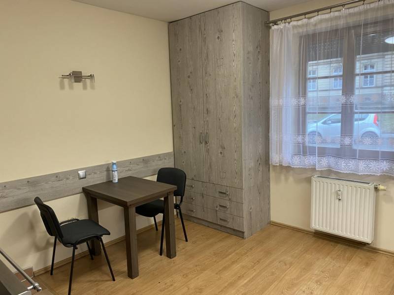 ox_cieszyn-centrum-kawalerka-do-wynajecia-plac-poniatowskiego-8