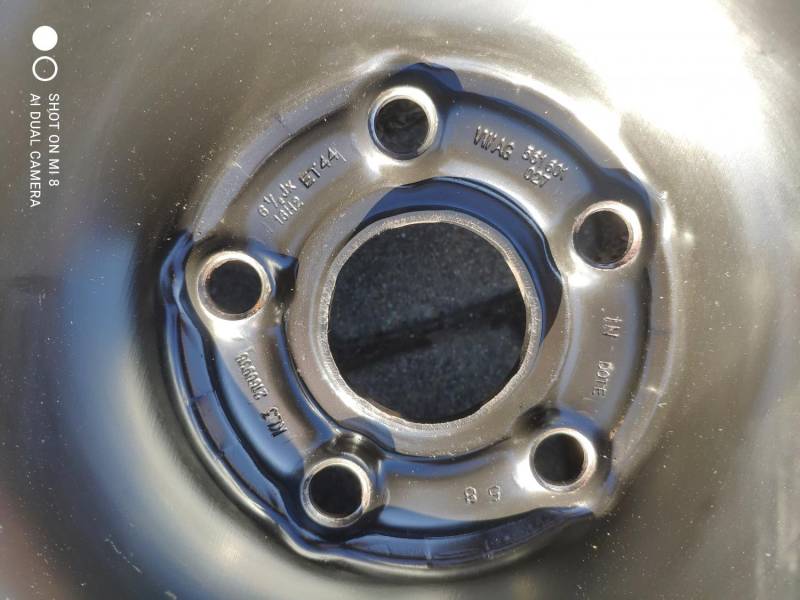 ox_kola-zimowe-volkswagen-seat-skoda-21560-r16-opony-dunlop-5-6-mm