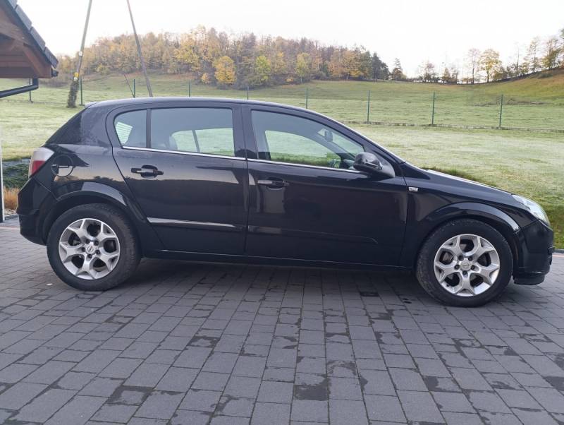 ox_sprzedam-opel-astra-h-16-benzyna