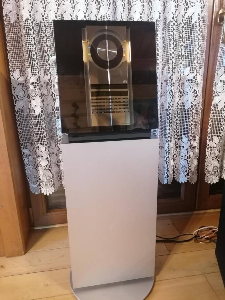 ox_bang-olufsen-ouverture-z-oryginalna-noga-bo