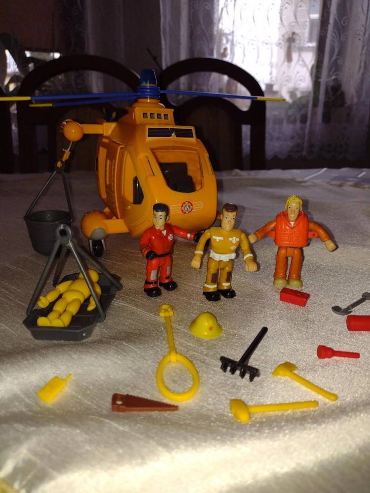 ox_helikopter-wallaby-sprzedam-helikopter-wallaby-figurki-i-akcesoria