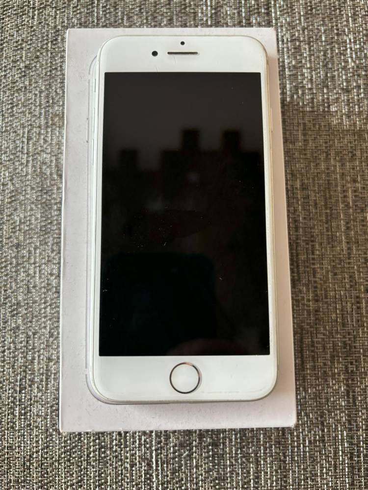 ox_iphone-8-silver-stan-idealny-pamiec-64gb-kondycja-baterii-97