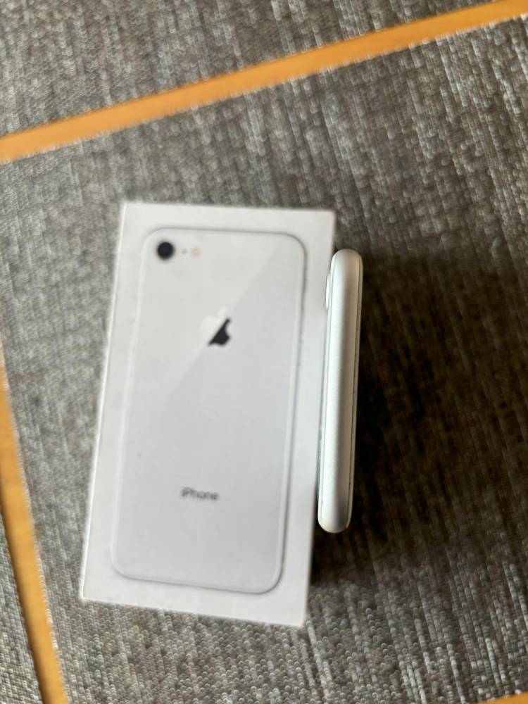 ox_iphone-8-silver-stan-idealny-pamiec-64gb-kondycja-baterii-97