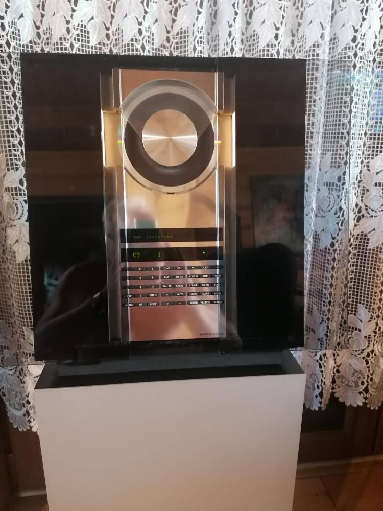 ox_bang-olufsen-ouverture-z-oryginalna-noga-bo
