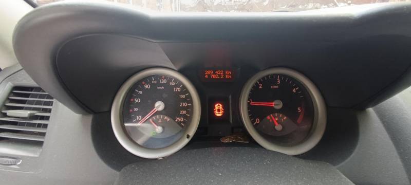 ox_renault-megane-15dci-kombi-2004r