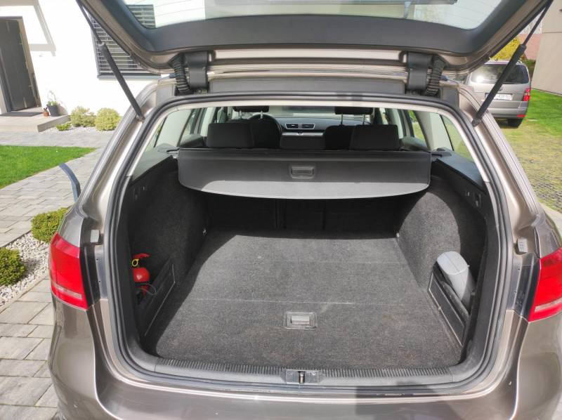 ox_vw-passat-b7-kombi-20-tdi140-km-udokumentowany-przebieg