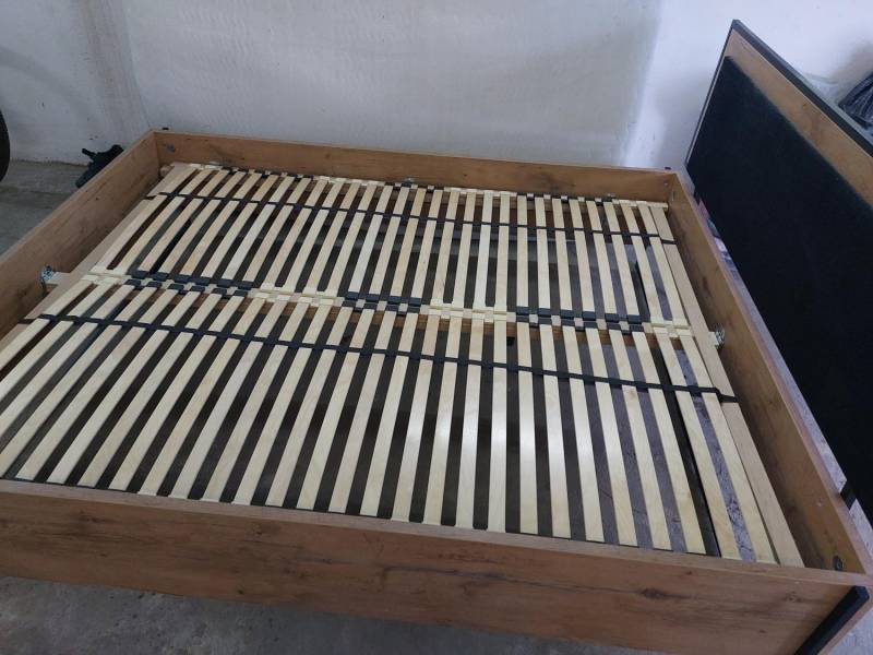 ox_okazja-lozko-loft-160x220-czarne-drewno-materac-gratis