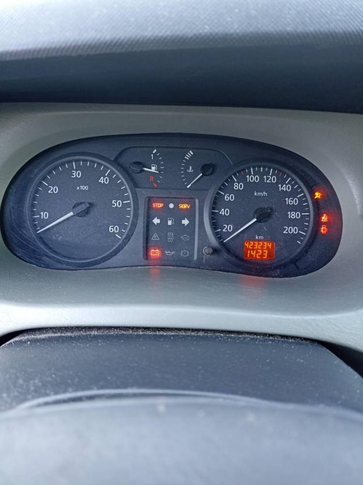 ox_renault-trafic-2004