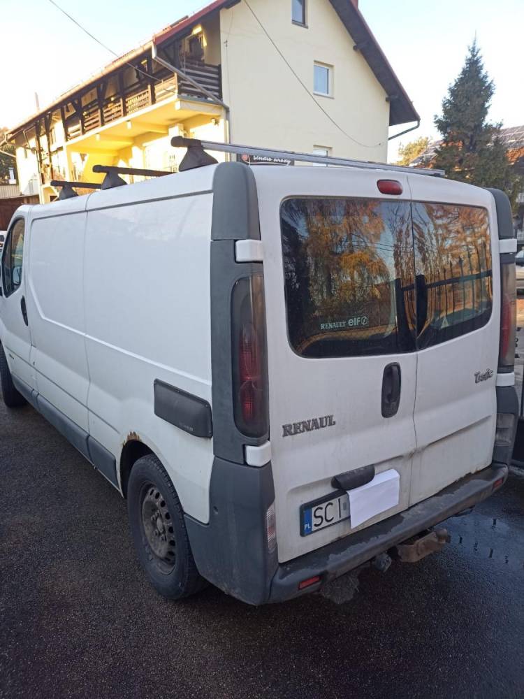 ox_renault-trafic-2004