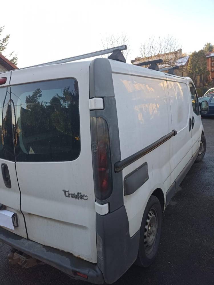 ox_renault-trafic-2004