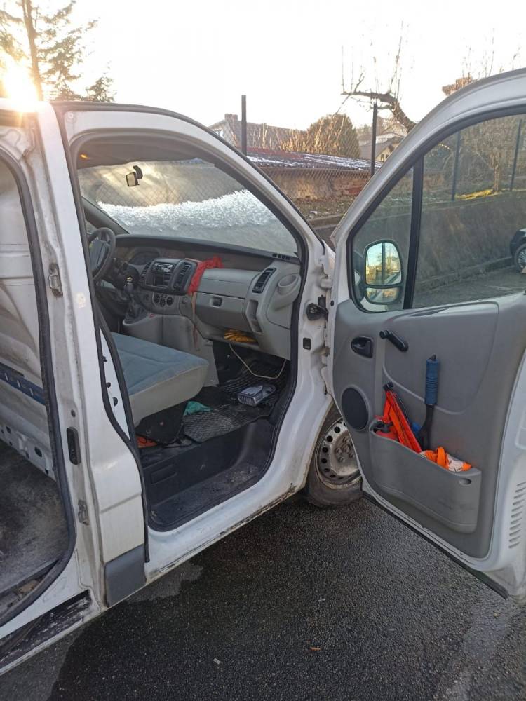 ox_renault-trafic-2004