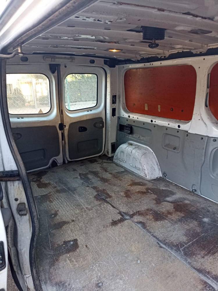 ox_renault-trafic-2004