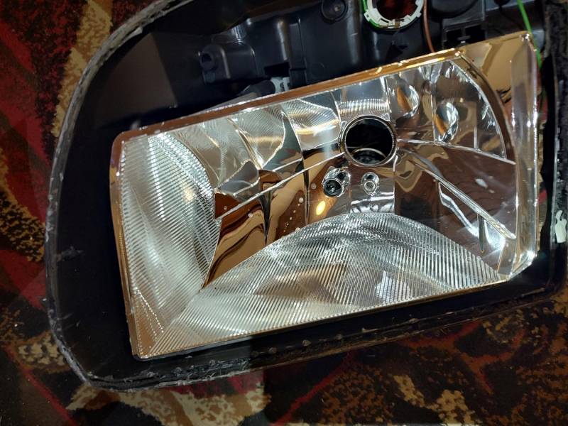 ox_lampa-ford-fusion-lift-lewa-przod