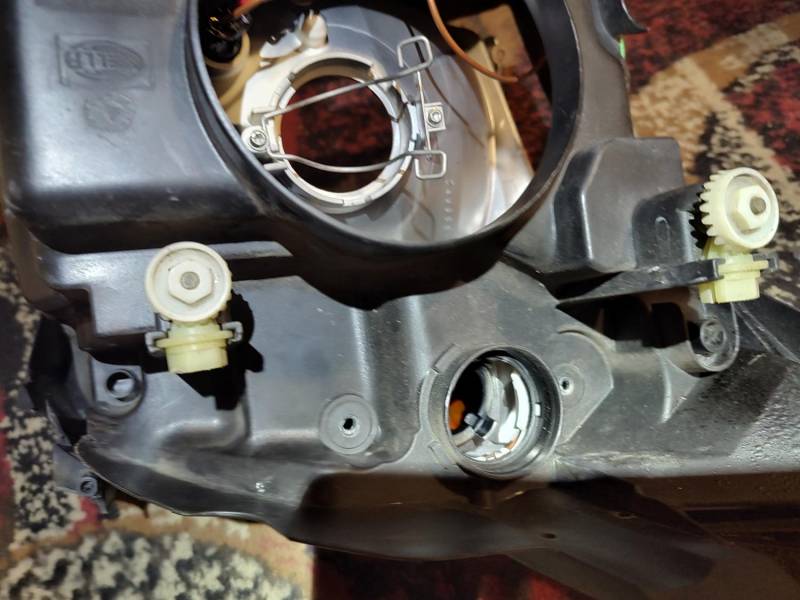 ox_lampa-ford-fusion-lift-lewa-przod
