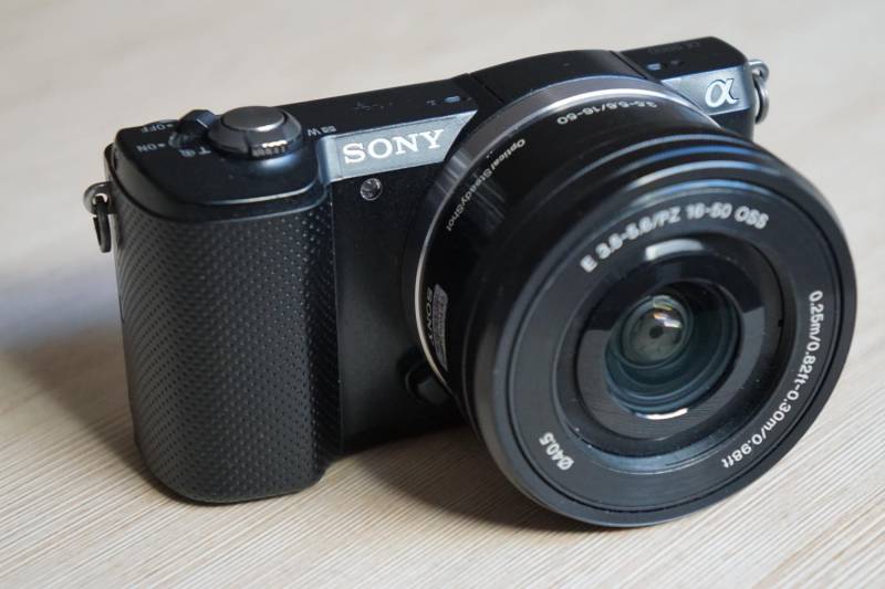 ox_aparat-sony-a5000-zadbany