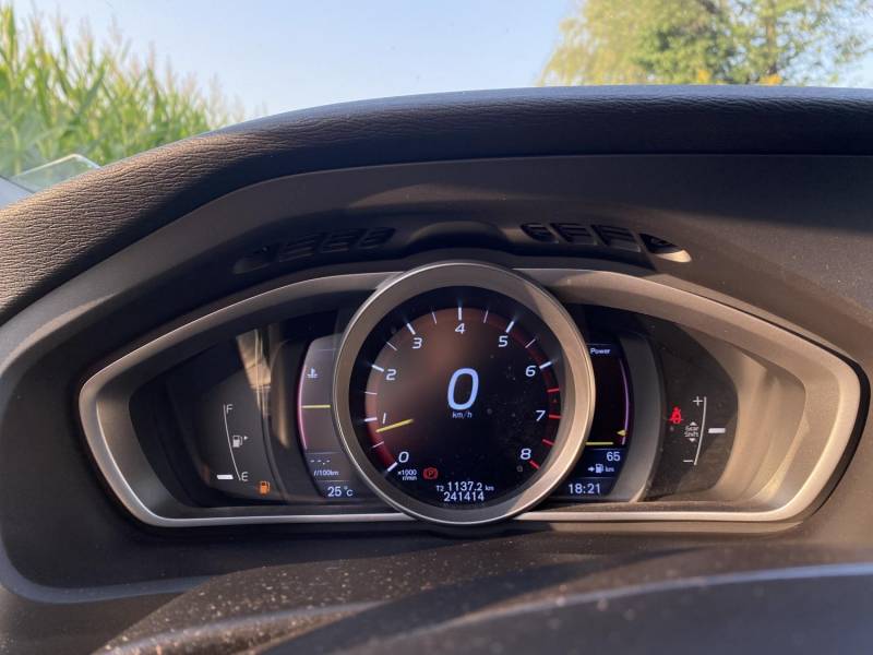 ox_volvo-v40-t3-benzyna