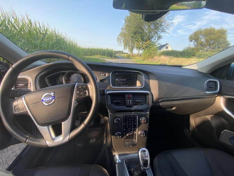 ox_volvo-v40-t3-benzyna