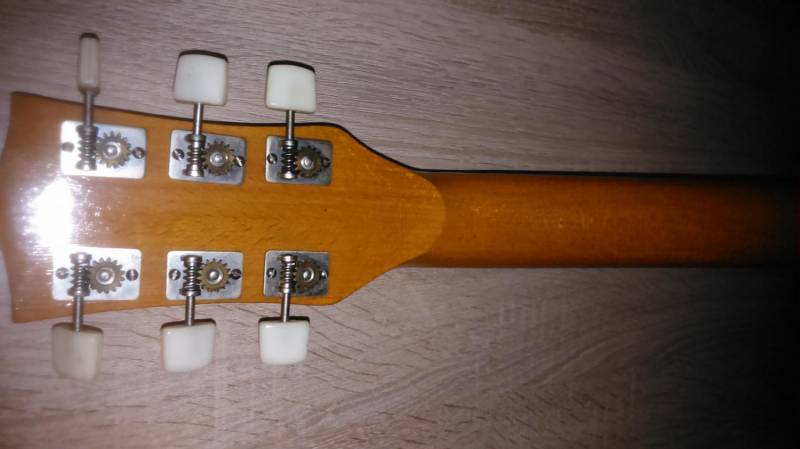 ox_gitara-jazz-defil-antyk