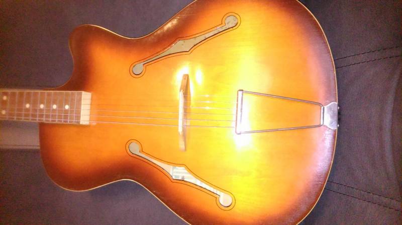 ox_gitara-jazz-defil-antyk