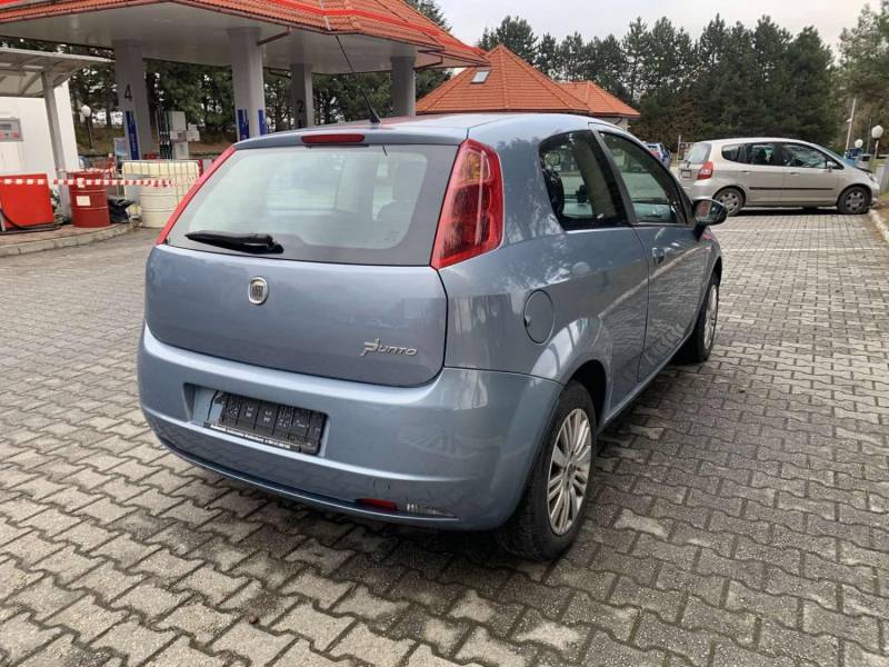 ox_fiat-grande-punto-14-benzyna-8v-klima-2009r