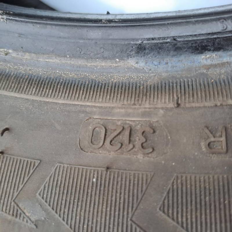 ox_2x-opony-uzywane-zimowe-goodyear-ug-8-2255517