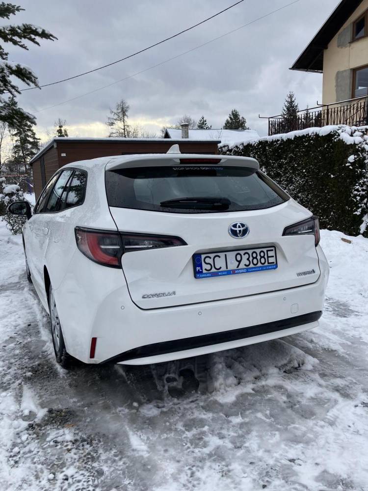ox_toyota-corolla-ts-kombi-hybryda-2019