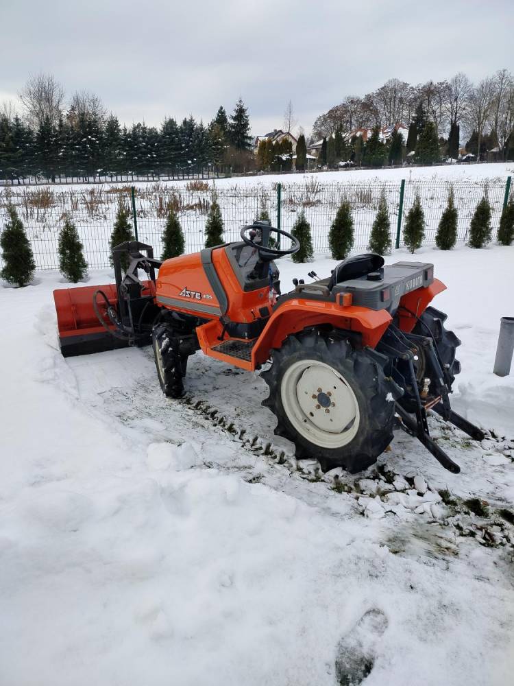 ox_kubota-aste-z-plugiem-4x4