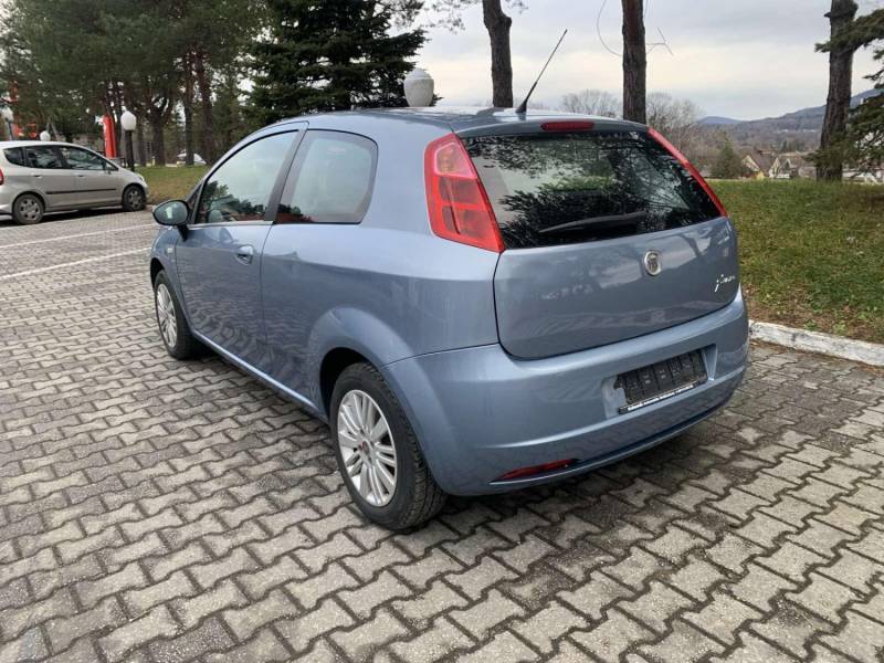 ox_fiat-grande-punto-14-benzyna-8v-klima-2009r
