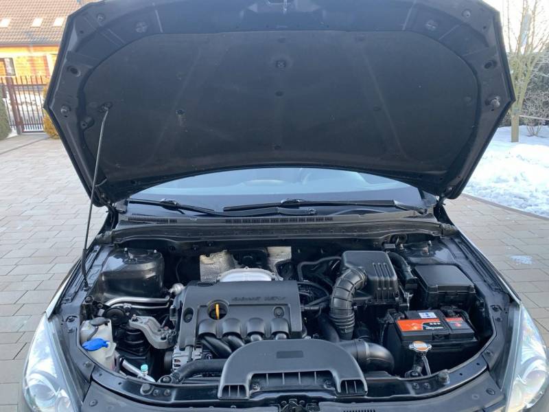 ox_hyundai-i30-kombi-14-benzyna-maly-przebieg-90tys-km-klimatronik